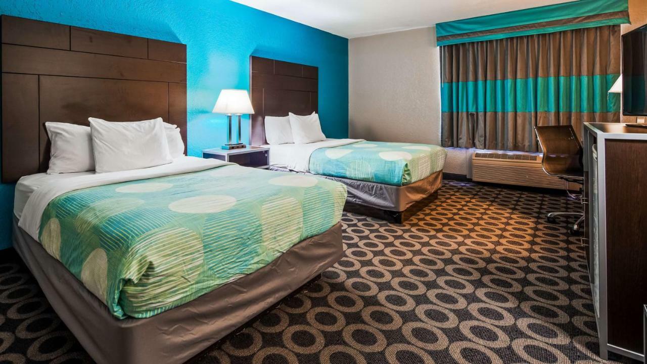 Travelodge By Wyndham San Antonio Downtown Northeast Экстерьер фото